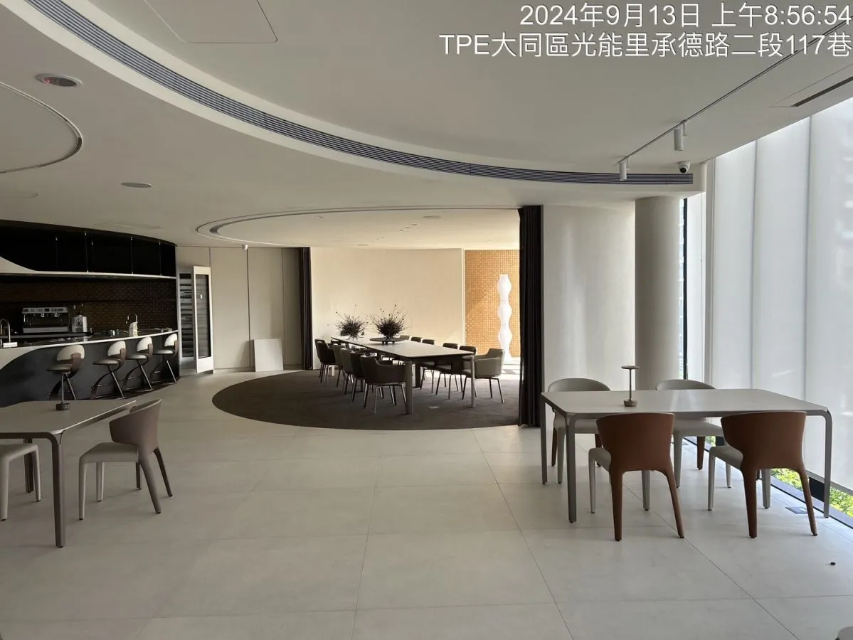 台北市宏國大道城VIP接待會館，馬來漆及鍍鈦金屬烤漆噴漆工程(二三設計規劃，華納油漆團隊施工)